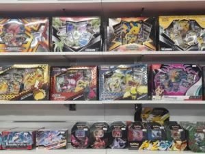 Bdfancomics, boutique suisse spécialisée en cartes à collectionner Pokémon, Dragon Ball, Naruto, Yu-Gi-Oh et One Piece. Magasin situé à Meyrin à côté de Genève.