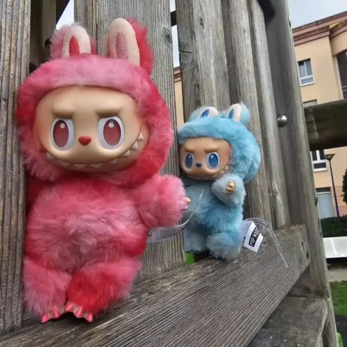 labubu-rose-bleu-big-into-energy peluches labubu pop mart