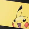 tapis-de-jeu-pokemon-officiel-ultra-pro-officiel-pikachu-gros-plan Tapis de Jeu Pokémon Pikachu