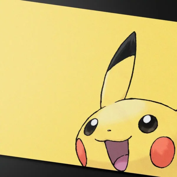 tapis-de-jeu-pokemon-officiel-ultra-pro-officiel-pikachu-gros-plan Tapis de Jeu Pokémon Pikachu