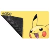 tapis-de-jeu-pokemon-ultra-pro-officiel-pikachu-matiere Tapis de Jeu Pokémon Pikachu